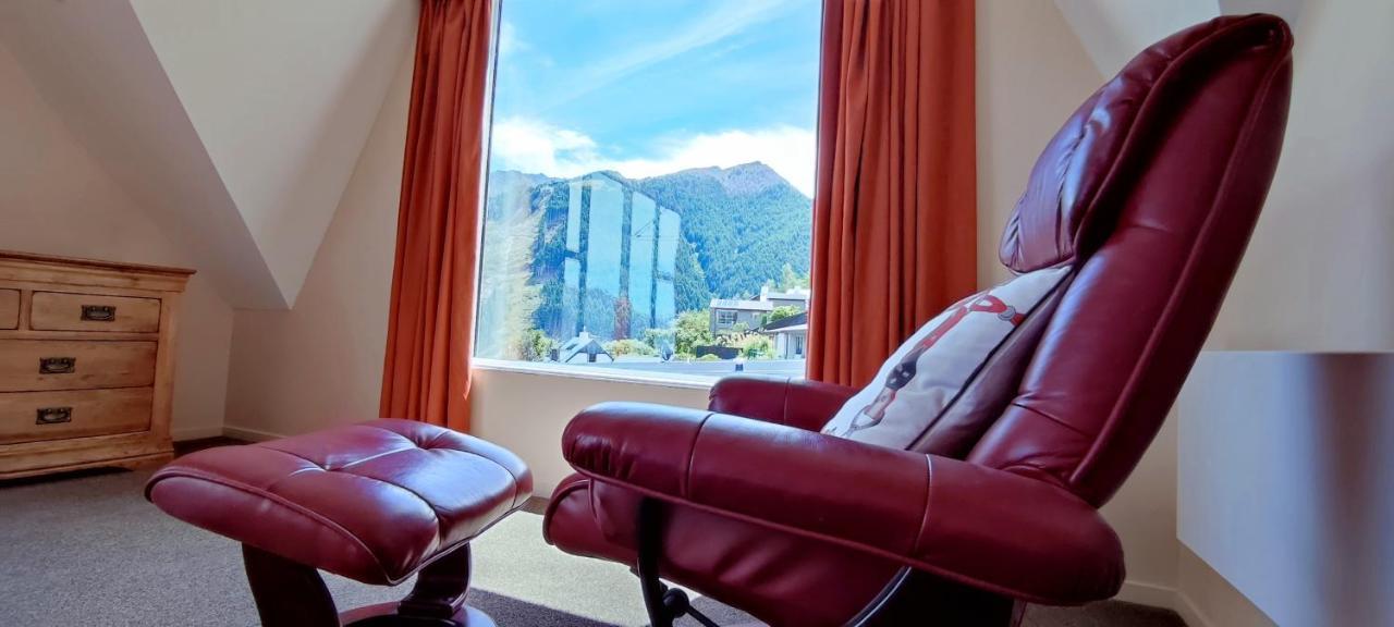 Spacious Home With Awesome Lake Views Квинстаун Экстерьер фото
