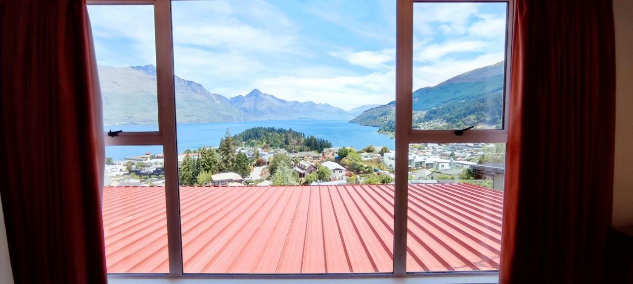 Spacious Home With Awesome Lake Views Квинстаун Экстерьер фото