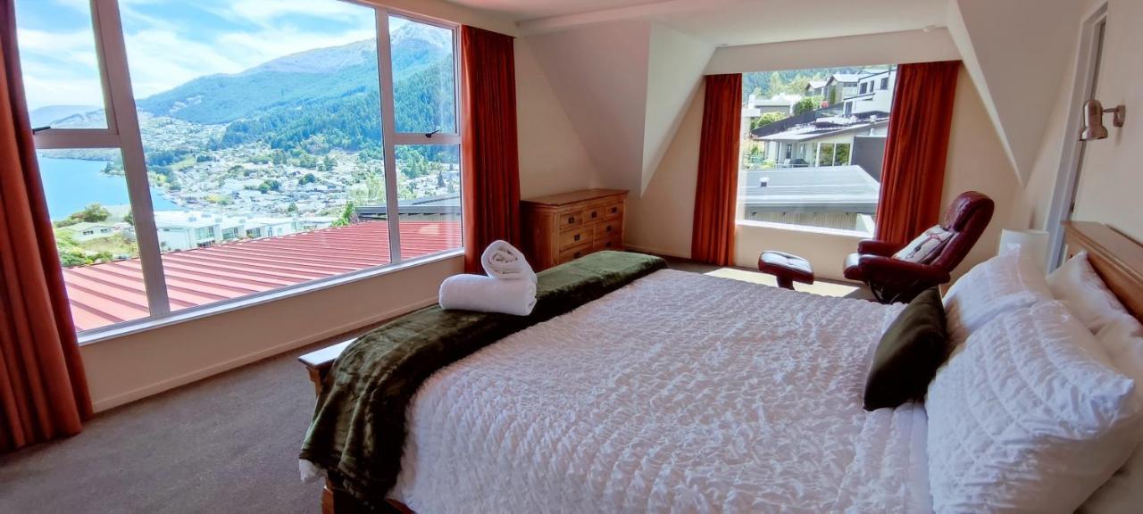 Spacious Home With Awesome Lake Views Квинстаун Экстерьер фото