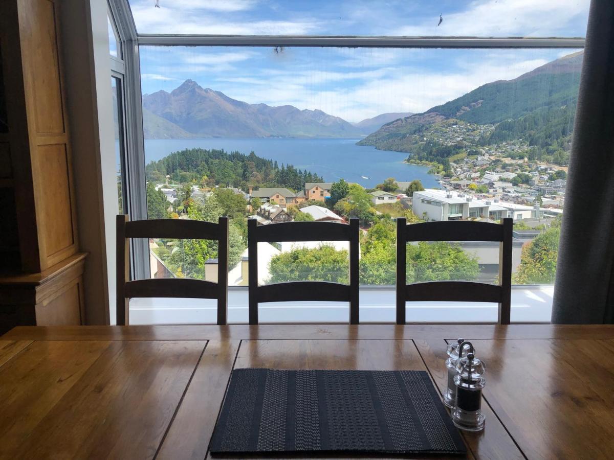 Spacious Home With Awesome Lake Views Квинстаун Экстерьер фото